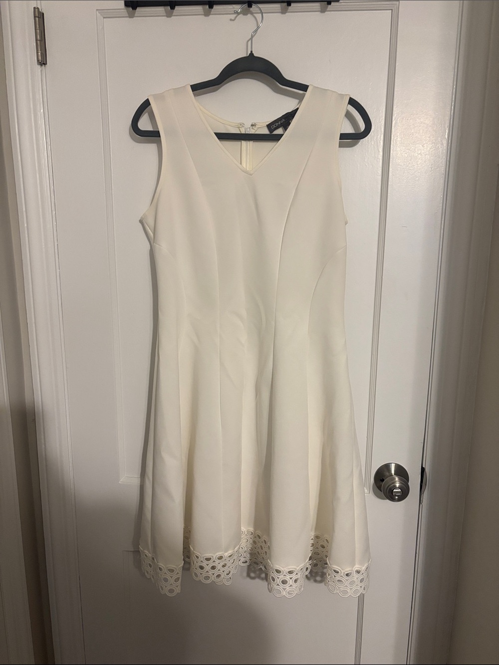 Donna Ricco Cream V-Neck Midi Dress with Eyelet Hem